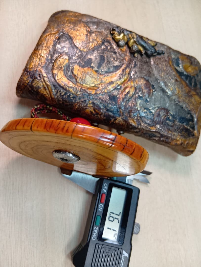 煙草入／金唐革／美品金工饅頭根付