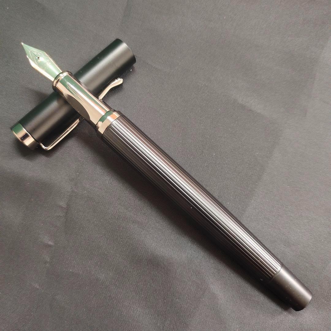 @ブラック ストライプデザイン 万年筆 1