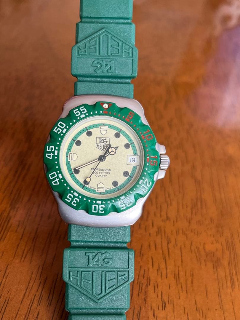 美品 TAG Heuer 372.513 メンズ グリーンラバーベルト 稼働品