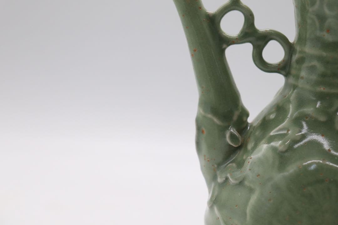 中国　青磁　水注　浮き彫り鳳紋　送料込み0416