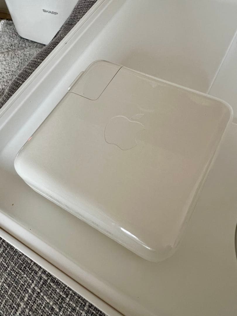 MacBook Pro 13インチ 2016年モデル／タッチバー付き【ジャンク】