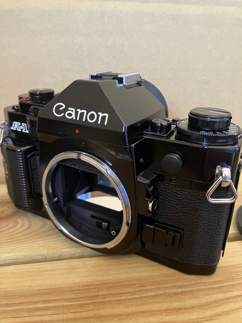 R*e様 Canon A-1 フィルム一眼レフカメラ 説明書、ストラップ付 極上