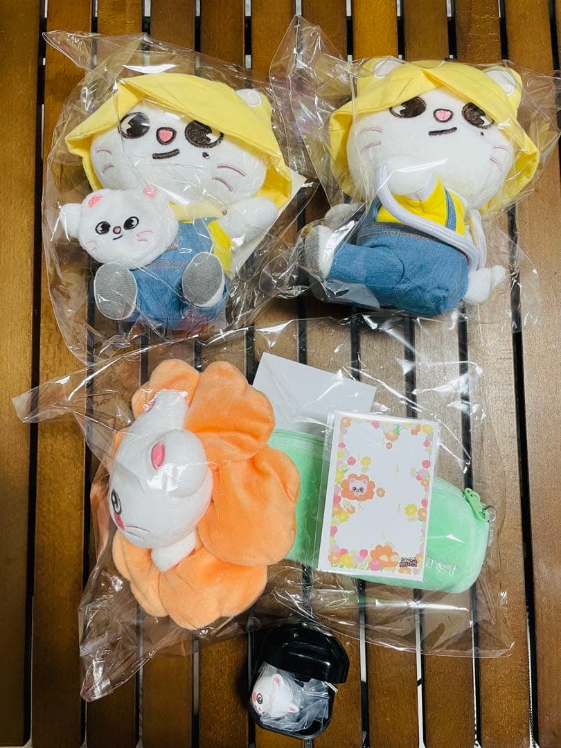 スキズ　ポップアップ　ジニレット　ぬいぐるみ　ポシェット　ペンケース　特典