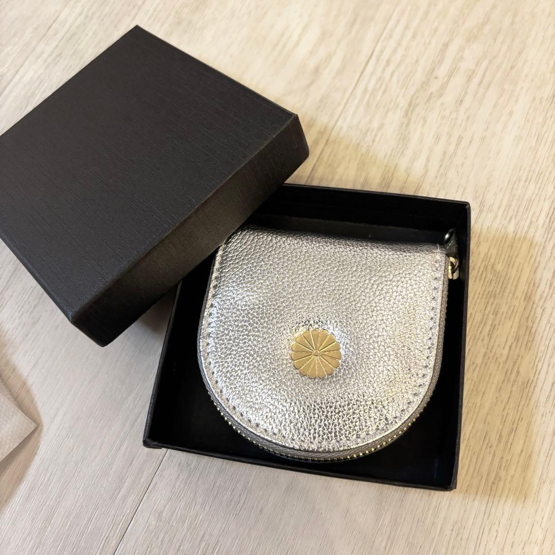 【新品未使用品】皇居限定 シルバー 馬蹄型小銭入 ケース　銀 財布