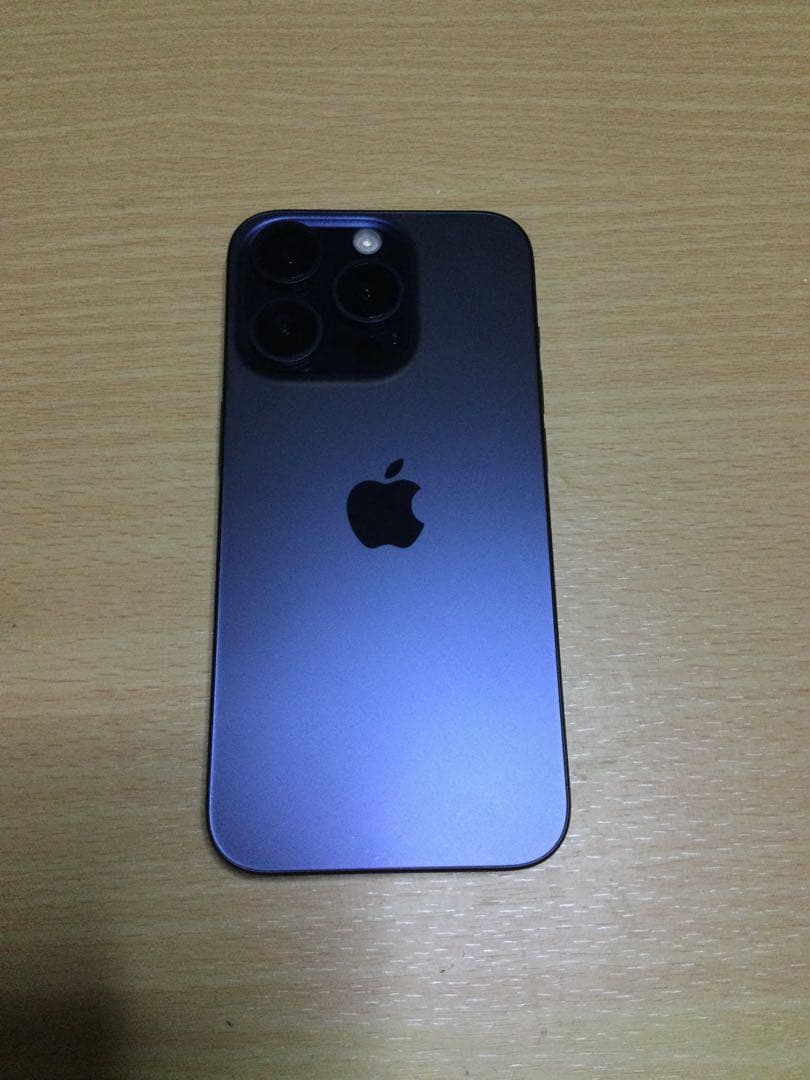 Liora_K_0101iPhone 15 Pro ブルーチタニウム