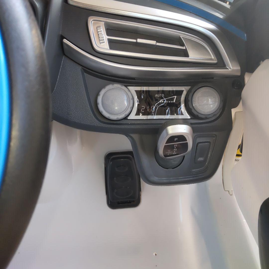 トイザらス　BMW i8 Concept Spyder 子供用電動自動車