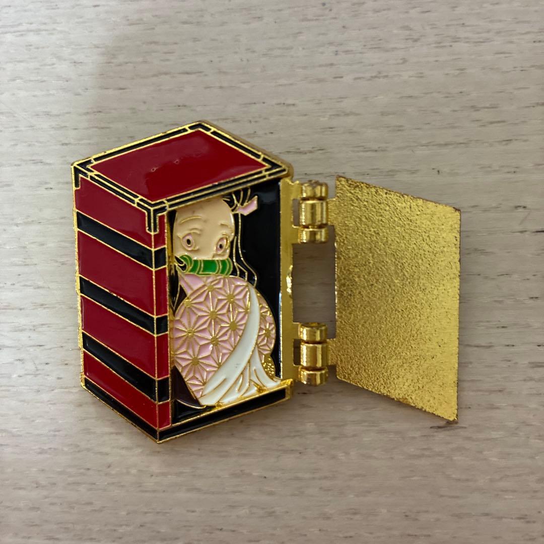 かまどねずこ　ピンバッジ　アメリカ輸入