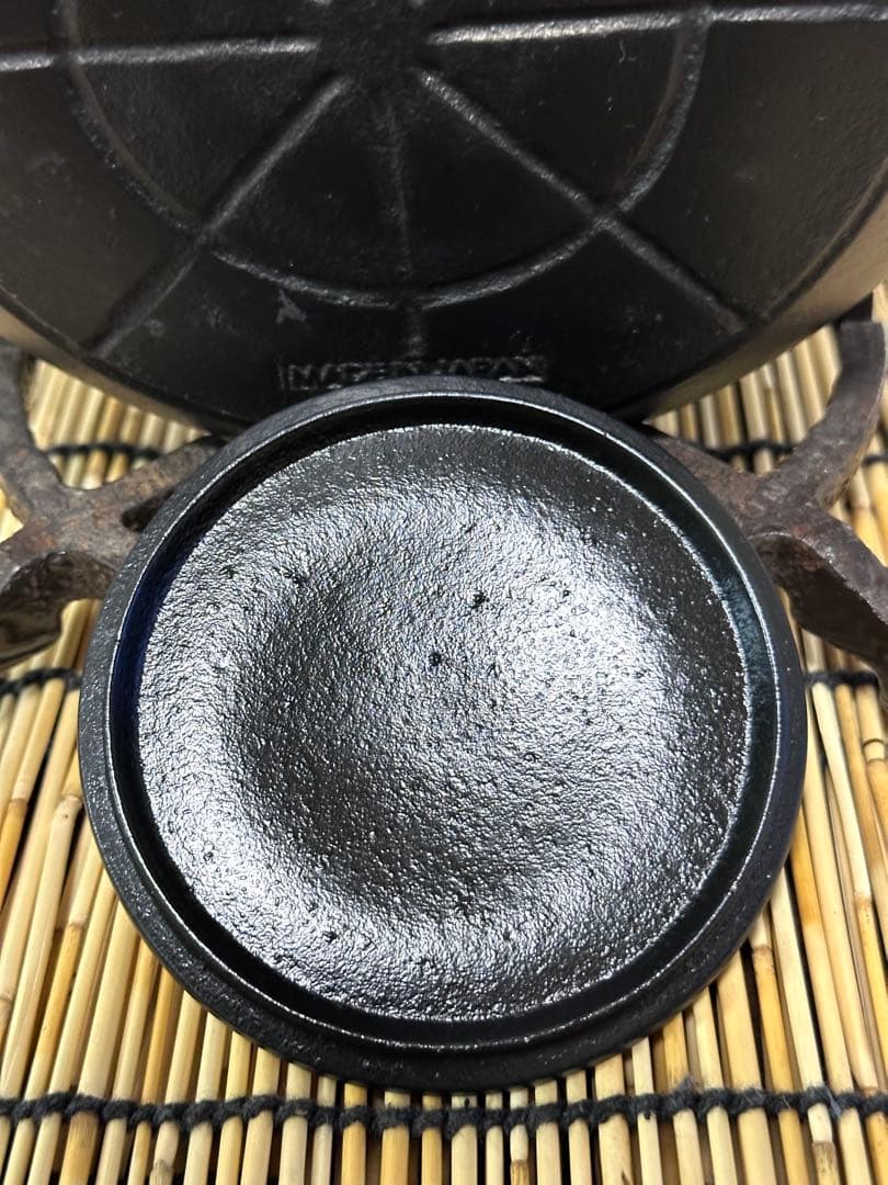 新品、供箱、栞付　南部盛栄堂(OIGEN)造　平型アラレ１.５Ｌ　ＩＨ対応品