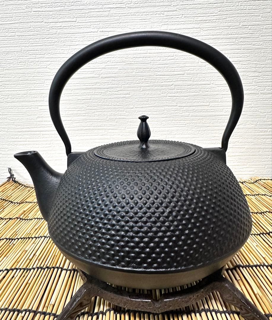 新品、供箱、栞付　南部盛栄堂(OIGEN)造　平型アラレ１.５Ｌ　ＩＨ対応品