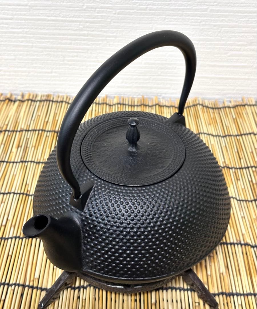 新品、供箱、栞付　南部盛栄堂(OIGEN)造　平型アラレ１.５Ｌ　ＩＨ対応品