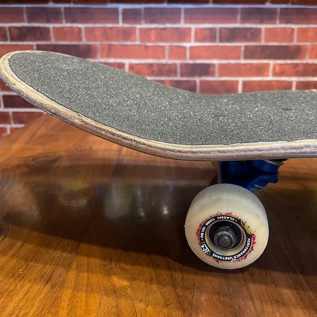 アイル　スケボー　スケートボード　コンプリート　サンダー　スピットファイア