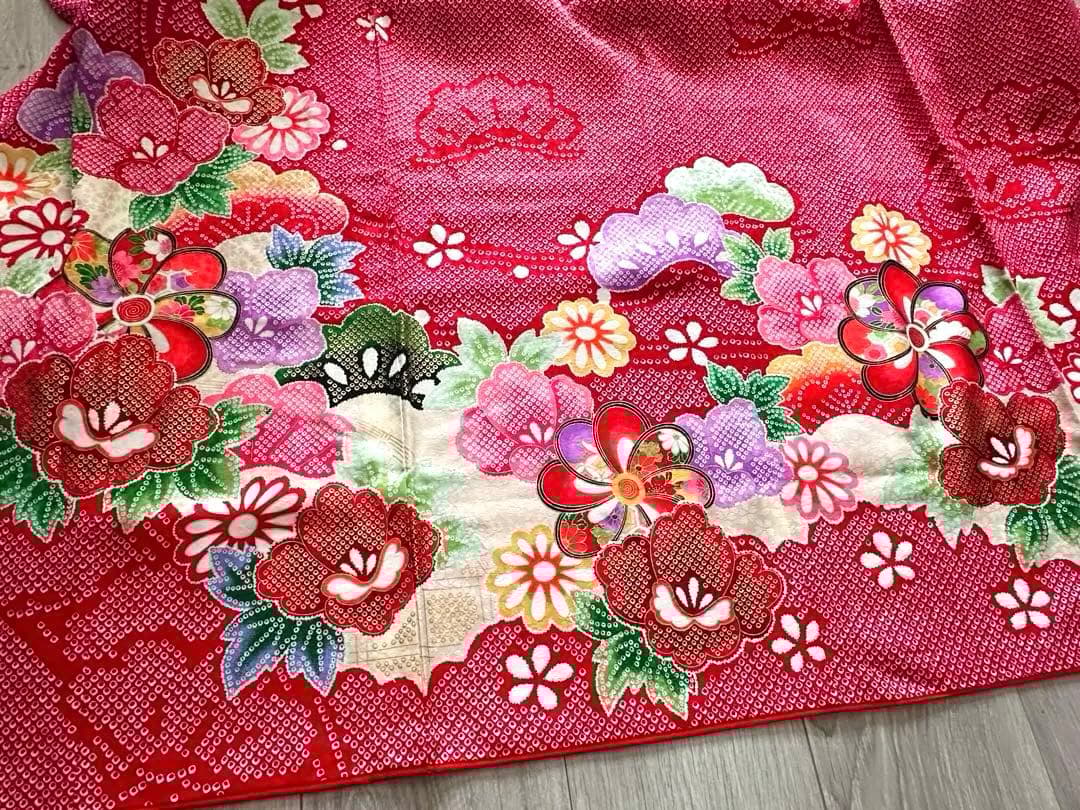 美品 七五三 三歳 女の子 正絹 赤 花柄 豪華お着物・長襦袢セット