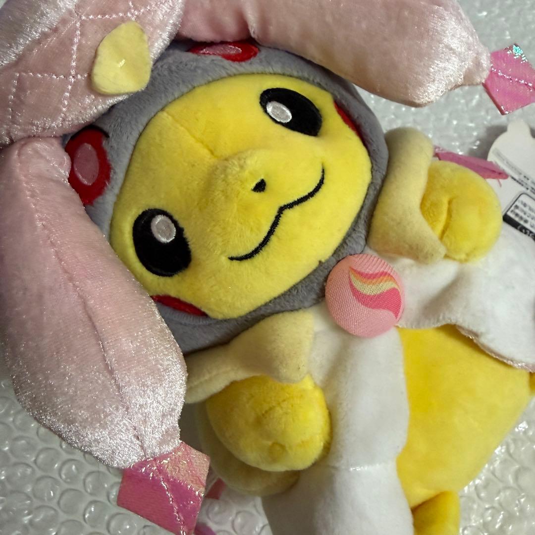 ポケモンセンター　メガディアンシー　ポンチョを着たピカチュウ ぬいぐるみ