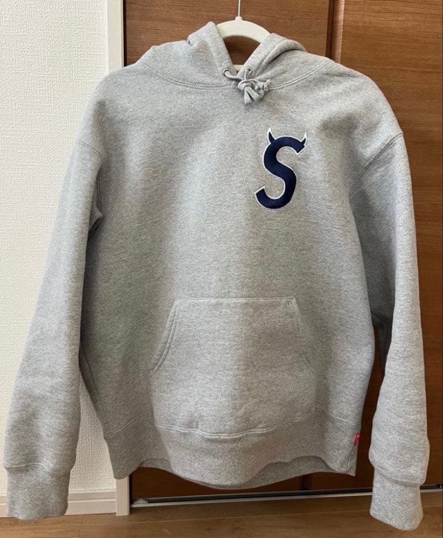 Supreme Sツノロゴ　グレーパーカー