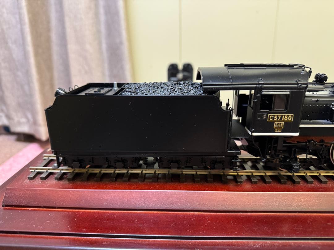 C57形180号機蒸気機関車 1/45 展示ケース付