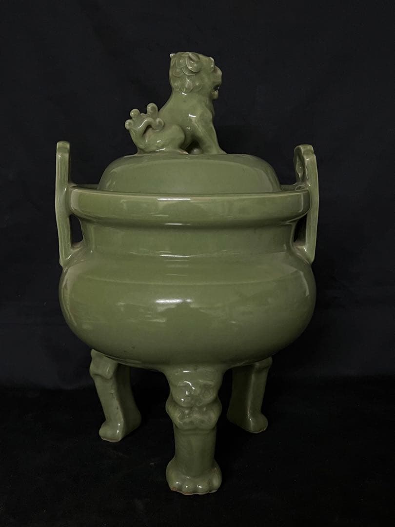 中国古美術　宋時代青磁香炉　龍泉窯三足香炉W66-0