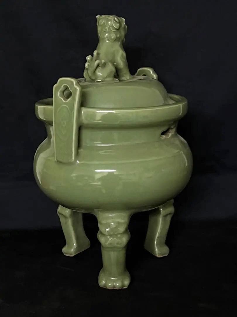 中国古美術　宋時代青磁香炉　龍泉窯三足香炉W66-0