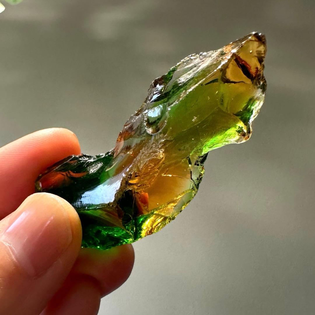 アンダラクリスタル　シエラネバダ　20.0g 南国　エメラルド　マルチカラー　金