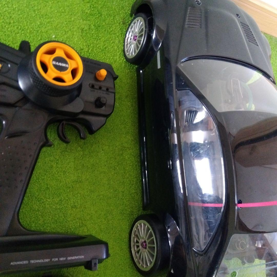 京商高性能エンジンラジコンカー