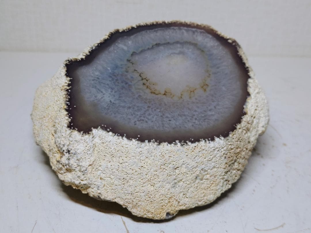 瑪瑙 1.9kg メノウ 原石 鑑賞石 自然石 誕生石 水石 鉱物 宝石 置石