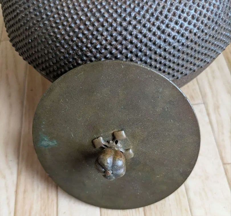 鋳鉄製　鉄瓶　龍文堂造　送料無料