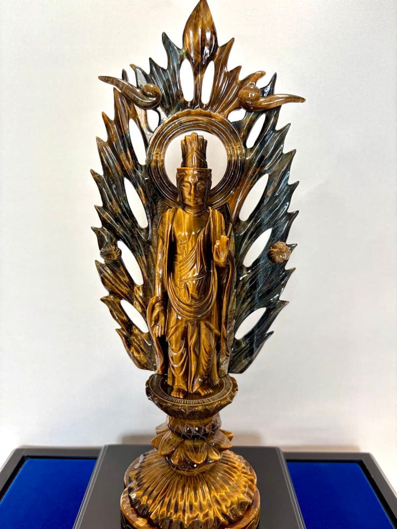 #伝統工芸士 田中保山（甲州水晶貴石細工） 虎目石 聖観音像 ガラスケース入り