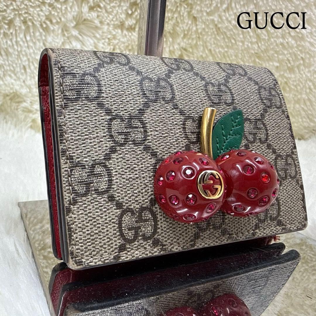 ✨美品✨ グッチ　二つ折り財布 チェリー　さくらんぼ PVC GGスプリーム