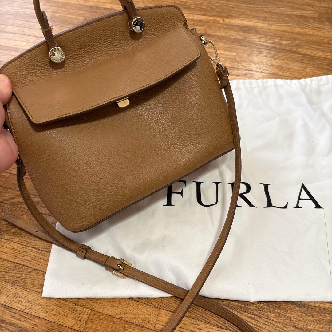 FURLA レザー ショルダーバッグ　　★タイムセール★本日22時まで★