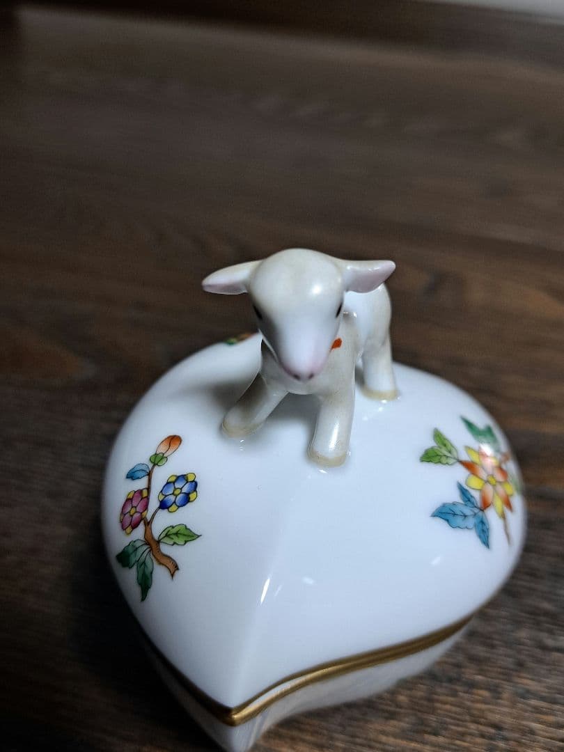 (お値下)　新品　Herend 陶磁器 　ひつじ 　ヴィクトリア　ボンボニエール