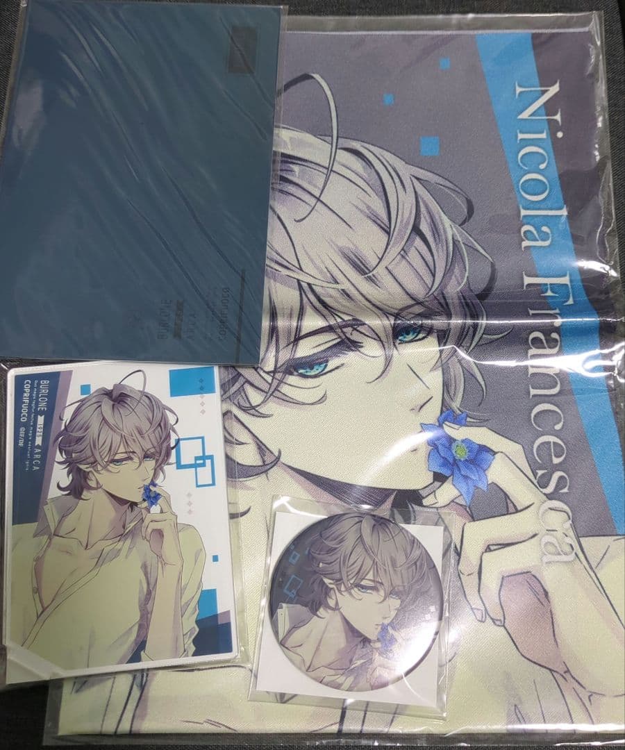 ピオフィオーレの晩鐘　ニコラ　フレグランス　布ポスター　アクスタ　缶バッジ