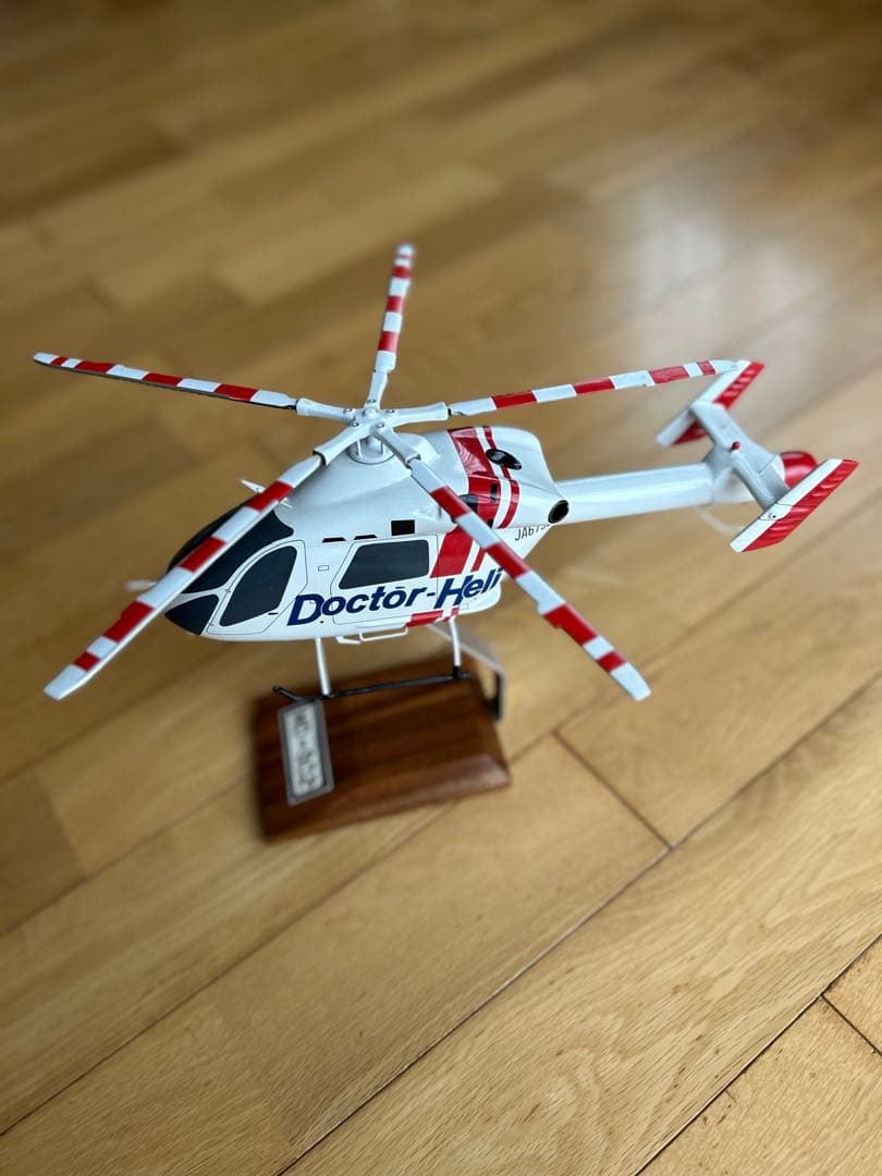 ソリッドモデル　ドクターヘリＭＤー９０２（マクダネルダグラス）　１／32スケール