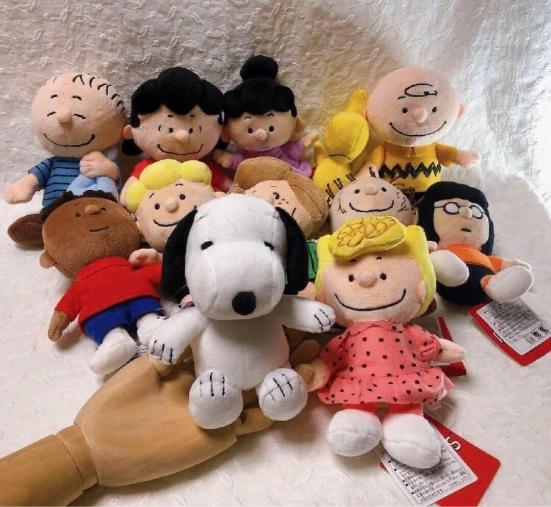 新品　ピーナッツ　スヌーピー　フレンズ　ぬいぐるみ　ソフトビーンドール