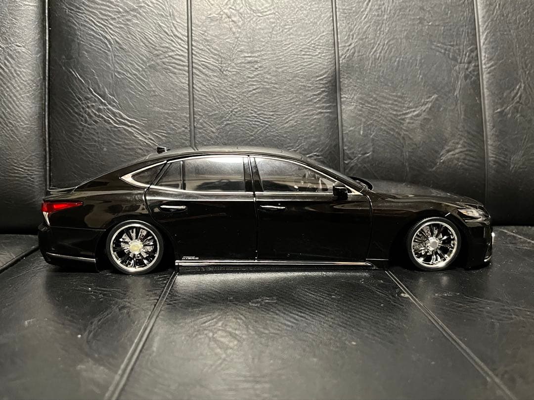レクサス LS500h 1/18