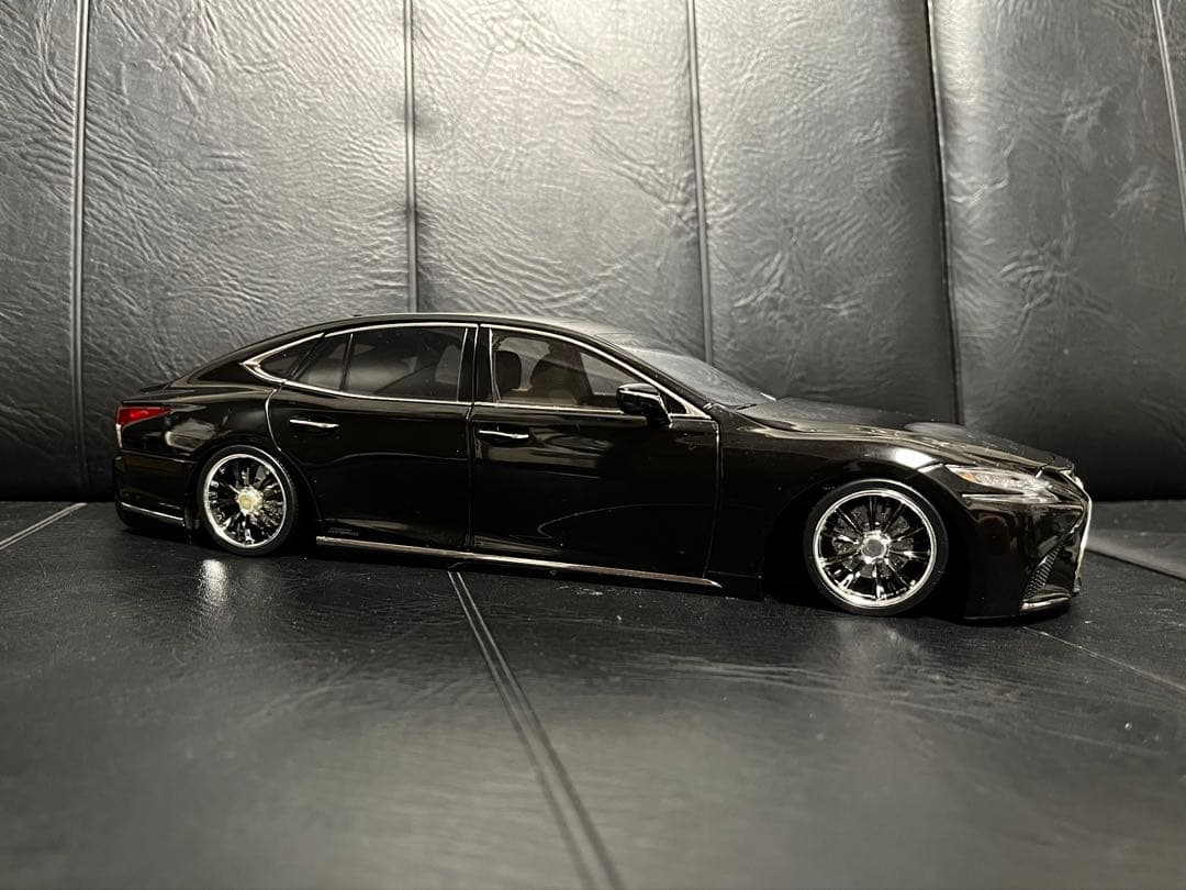 レクサス LS500h 1/18
