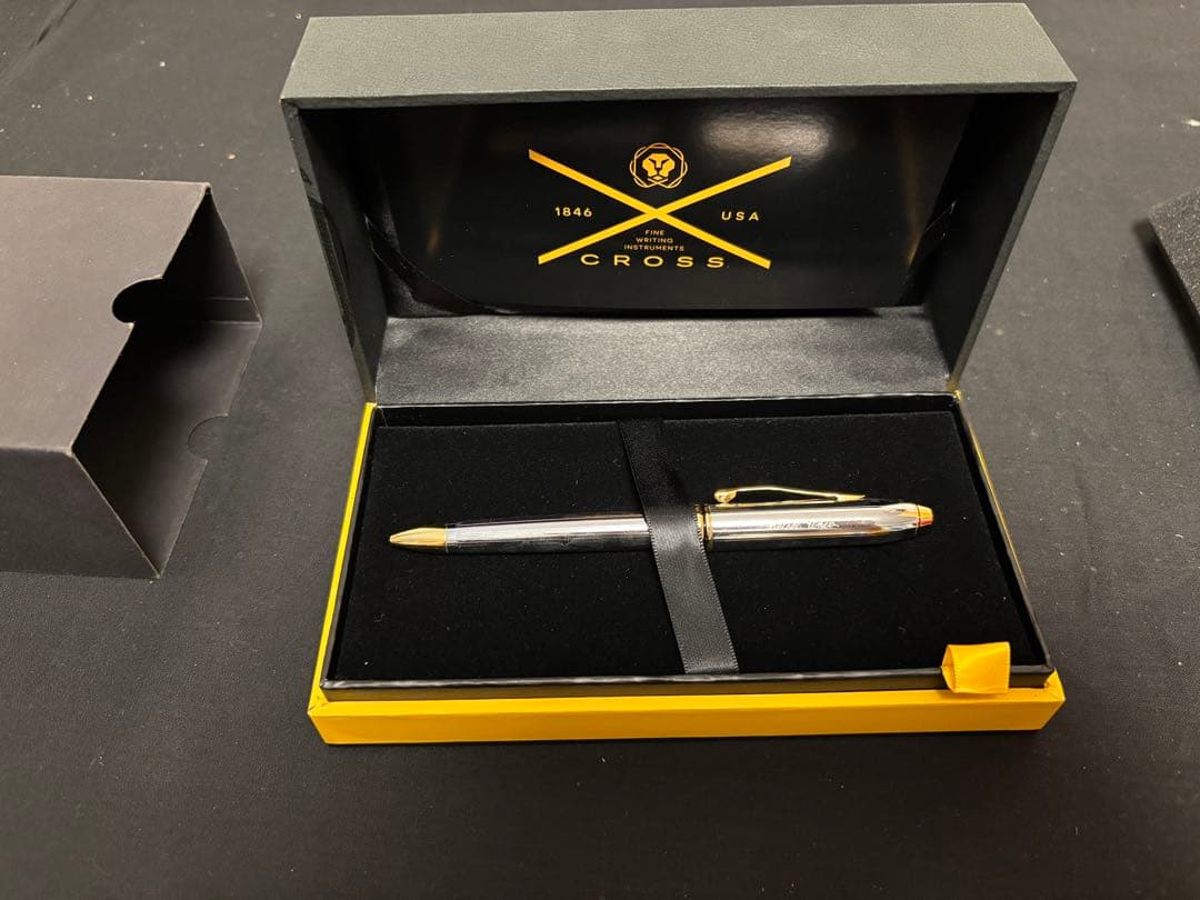 CROSS シルバーボールペン 専用ケース付き