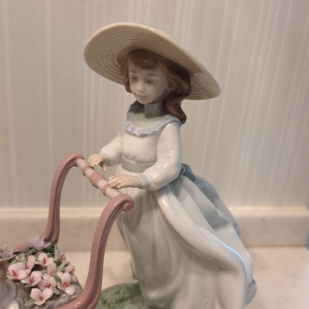 【希少】Lladro　リヤドロ　女性　猫　花　花籠　麦わら帽子