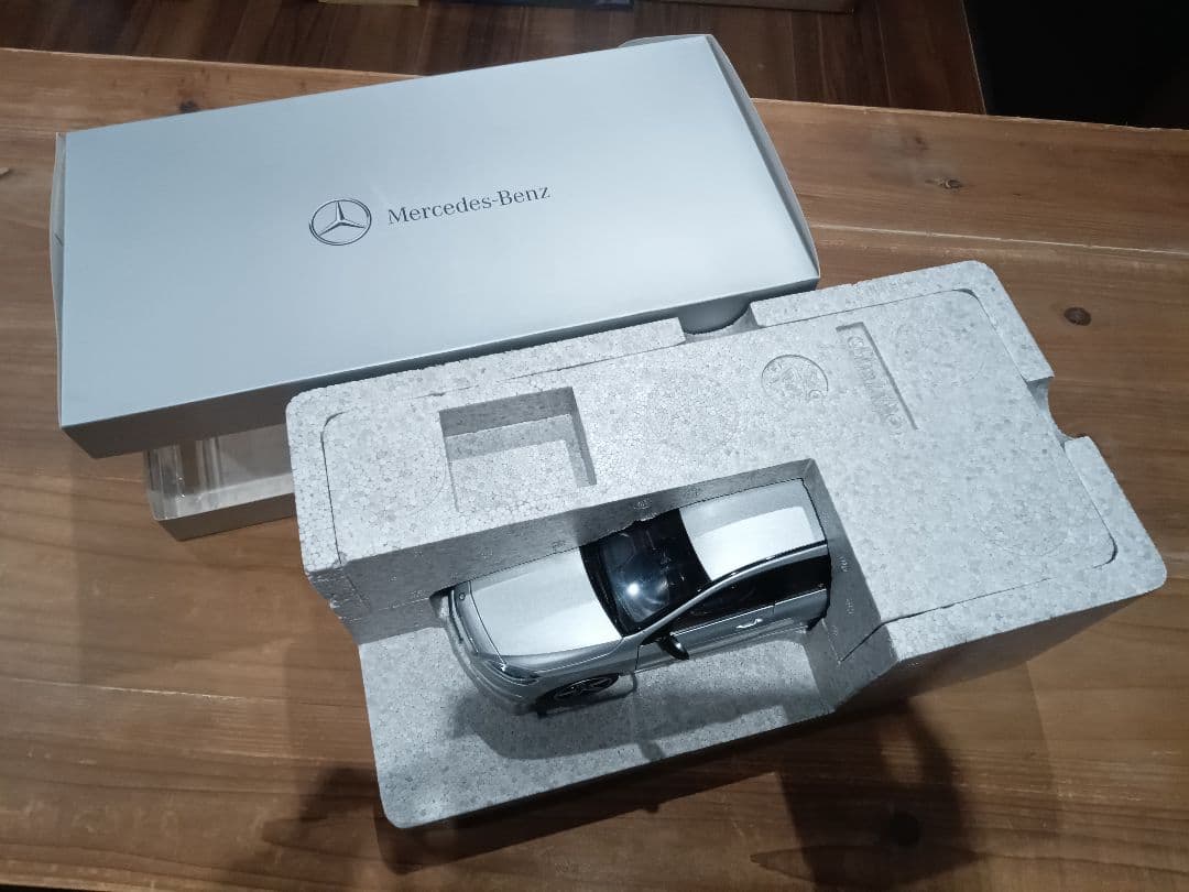 1/18 メルセデスベンツ　Aクラス　W176 スポーツ　シルバー　ミニカー