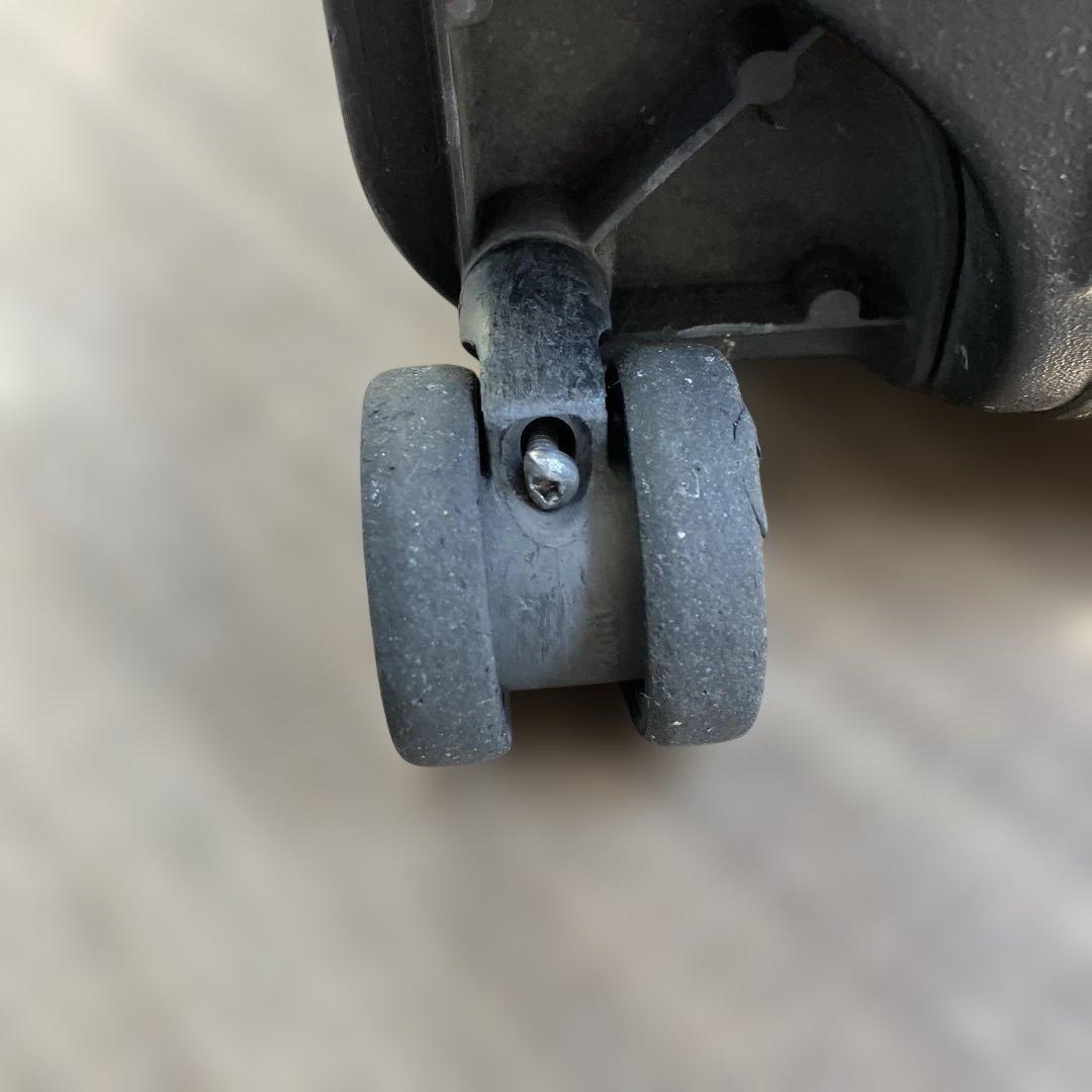 RIMOWA ブラック キャリーケース　Sサイズ　機内持ち込み　黒　4輪