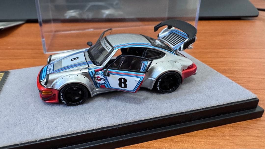 Rauh-Welt Porsche 964 限定モデル