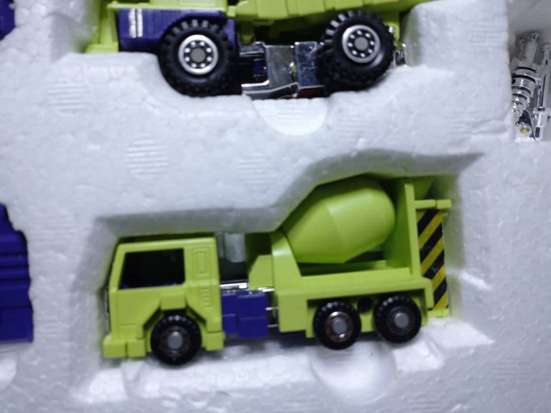 復刻版ではありません!激レア中古品トランスフォーマービルドロン巨人兵デバスター