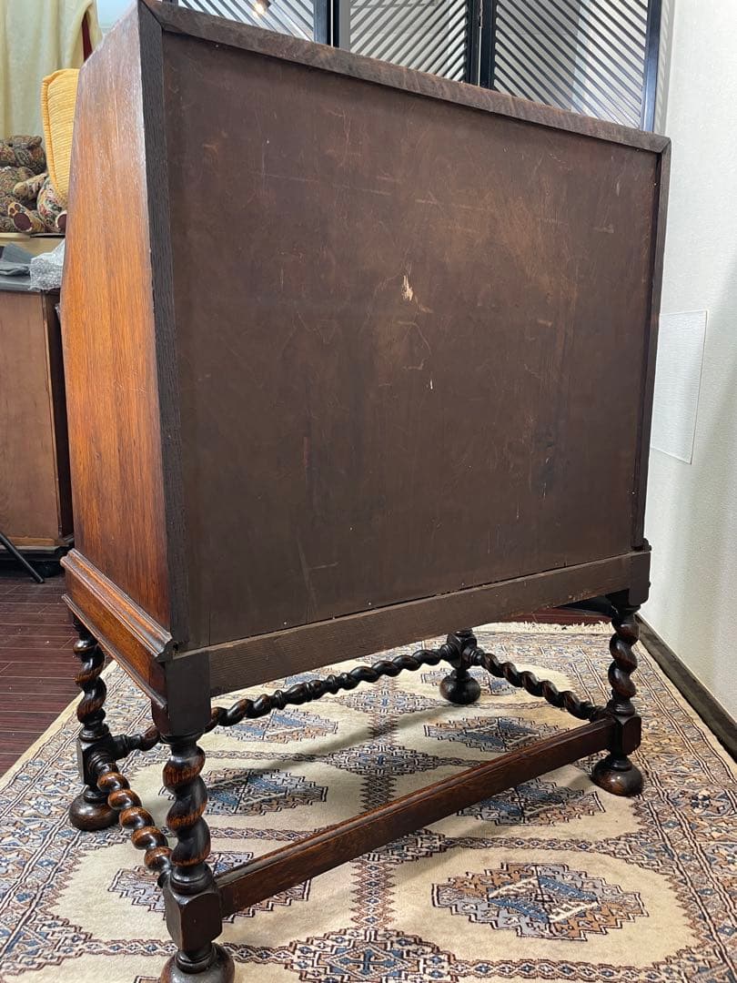 端正なフォルム♪ 英国 アンティーク ライティングビューロー ツイストレッグ