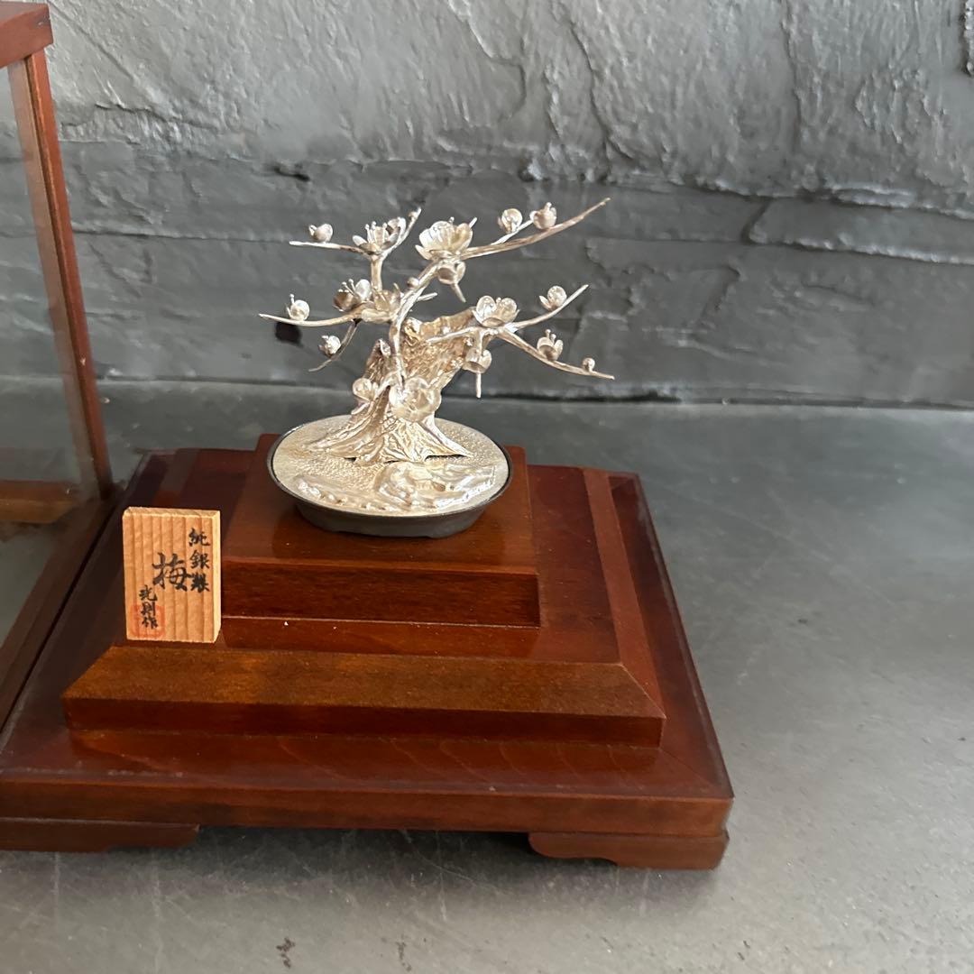 銀製 梅の木の彫刻 ガラスケース付き　光則作