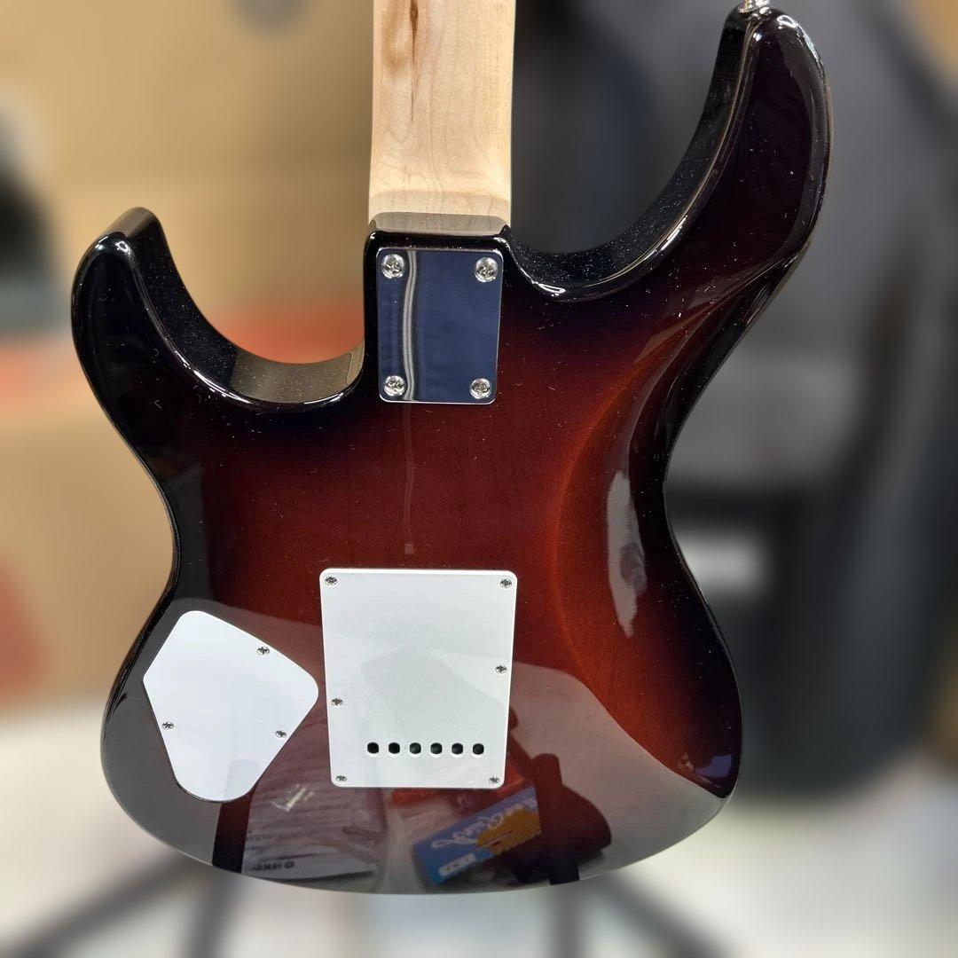 7116【新品同様】YAMAHA Pacifica 112V エレキギター