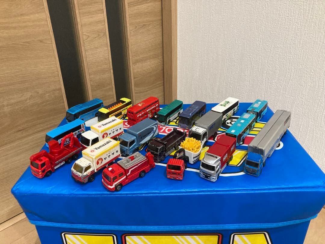 トミカセット スクールバス収納付き