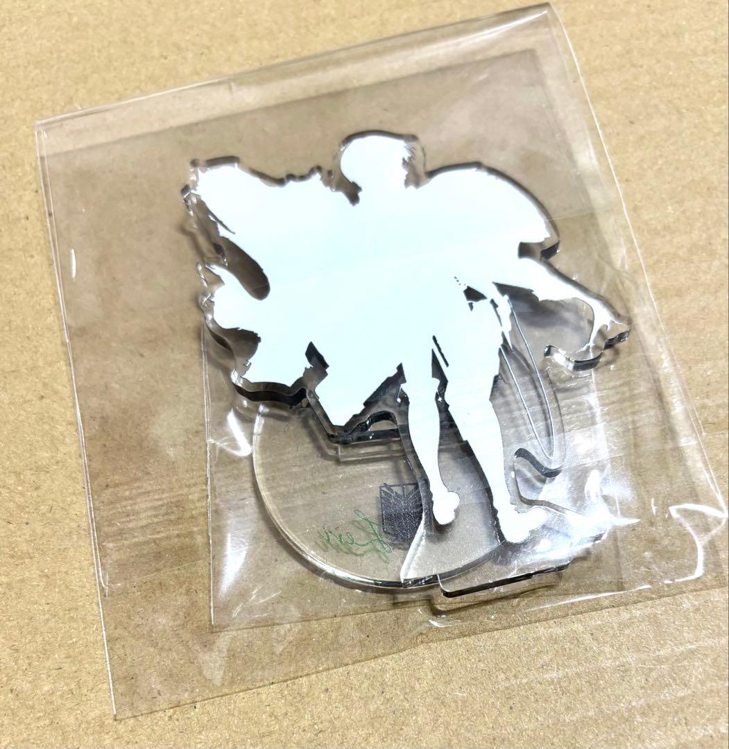 進撃の巨人　エルヴィン　リヴァイ　アクリルスタンド コミケ限定　きゃらぐま