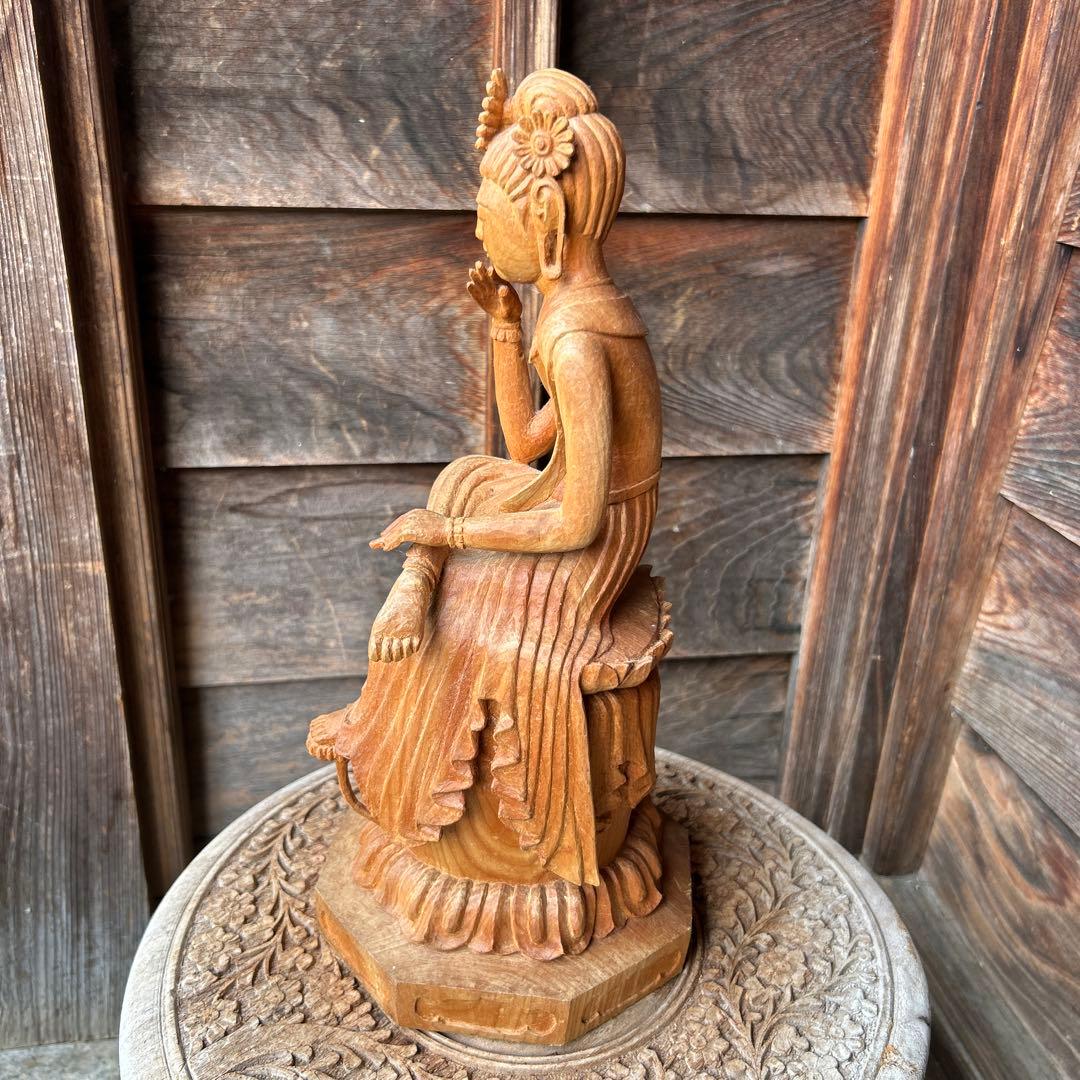 弥勒菩薩 木製 木彫り アンティーク 置物 仏教美術 阿弥陀如来