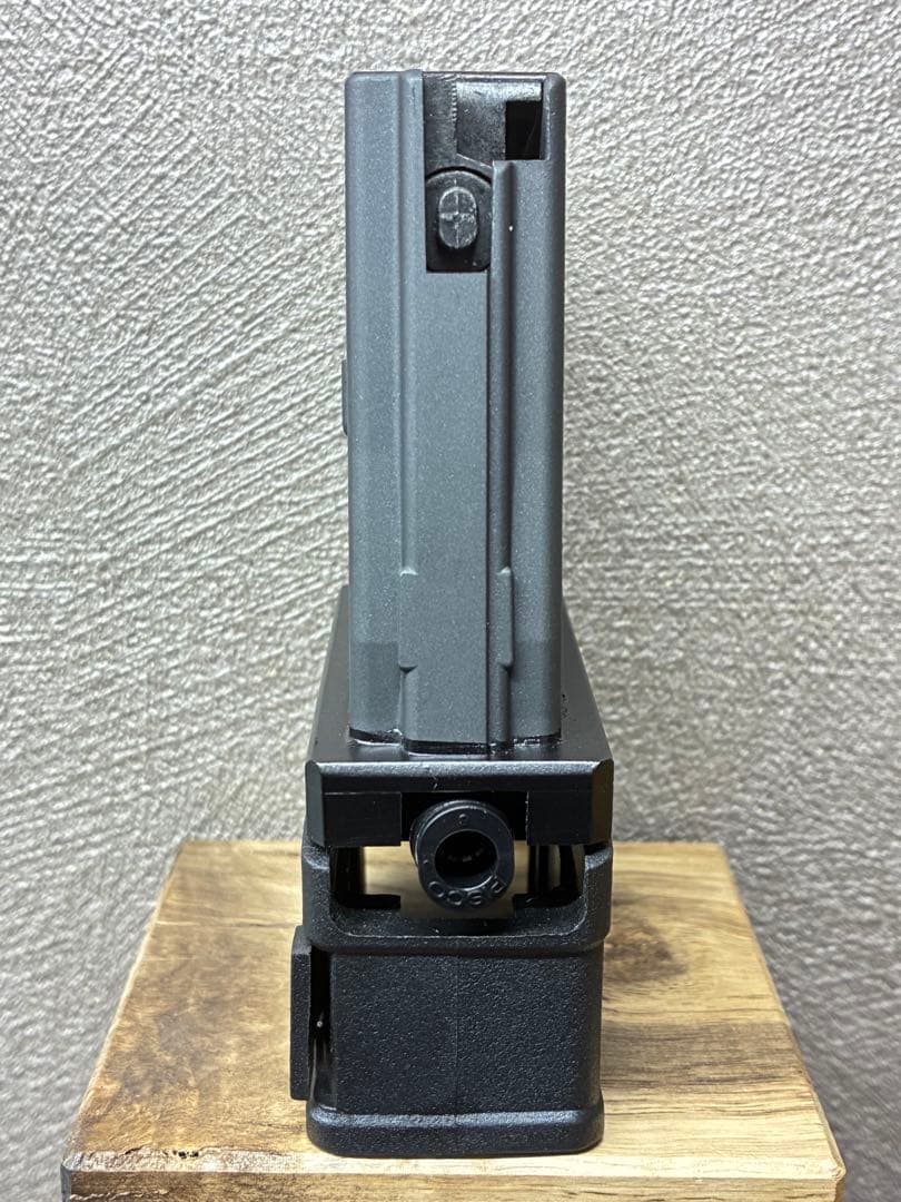 R7-42 東京マルイ GBB M4 マガジンアダプター 外部ソース仕様
