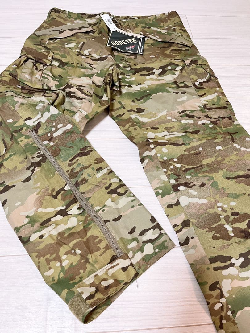 GORE-TEX マルチカム カーゴパンツ