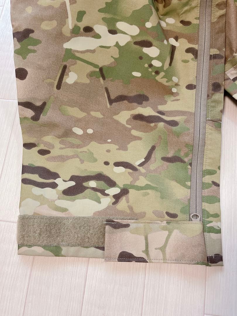 GORE-TEX マルチカム カーゴパンツ