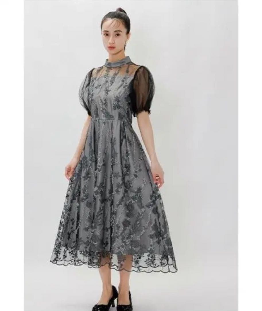 niana パフスリーブレース刺繍ドレス